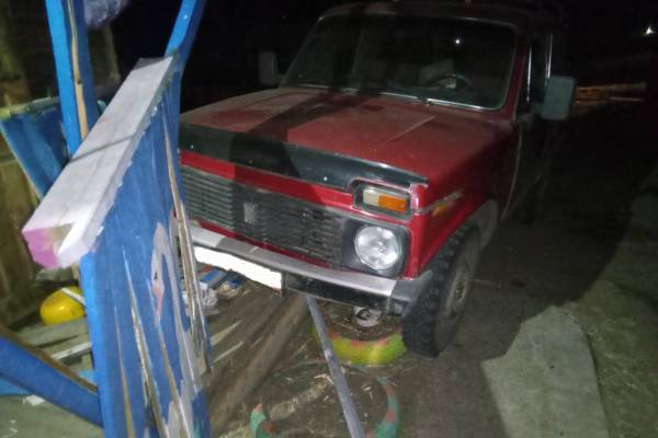 В Бурятии водитель врезался в дом, перепутав газ и тормоз | Байкал ...