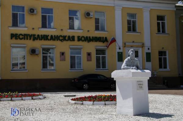 Крупнейшая больница Бурятии приостановила плановую госпитализацию 