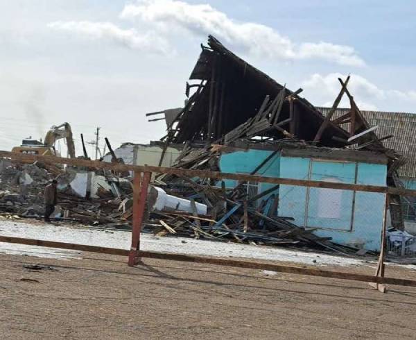 В Бурятии сносят старый дом культуры