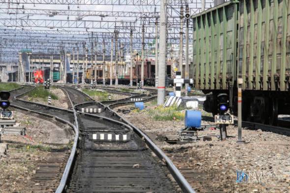В Забайкалье поезд проехал на «красный»