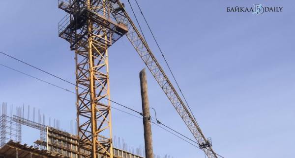 В Улан-Удэ со строительной фирмы взыскали почти 900 тысяч за аренду крана 
