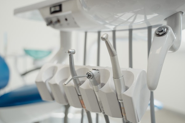 В Улан-Удэ стоматология не заключила договоры с работниками