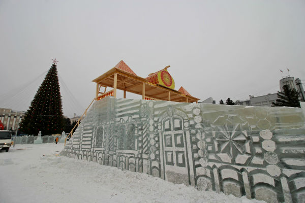 Улан-удэнцы вырывают ограждения на стройке ледового городка 