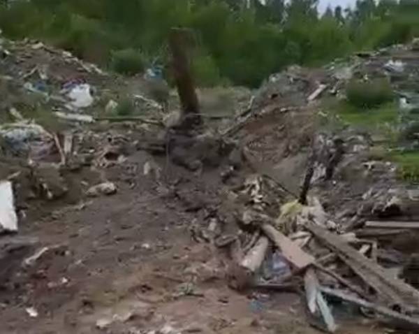 В Бурятии возле Байкала устроили огромную свалку 