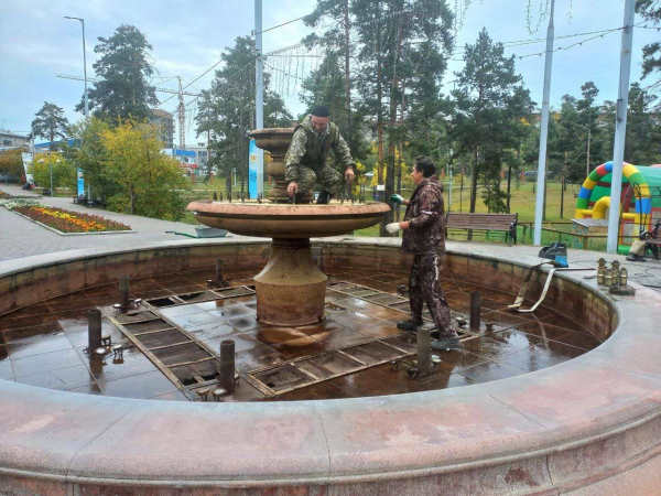 В Улан-Удэ начали откачивать воду из фонтанов