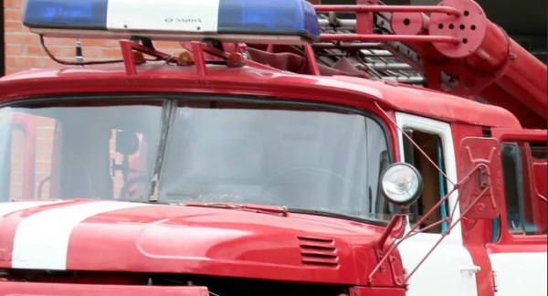 Утриш заповедник пожар. Горящий смартфон. Пожар в лесу россия. Индикатор check engine загорелся. Что делать если пожар.