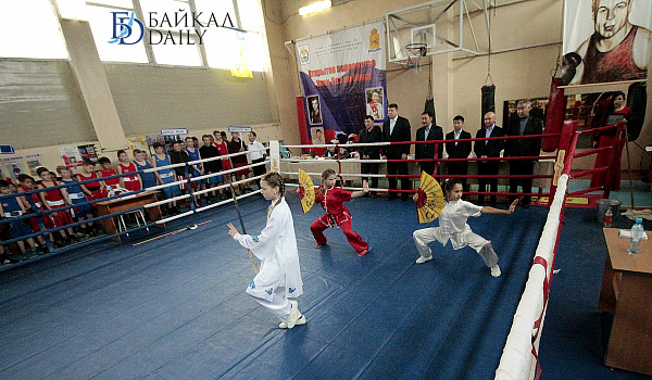 14 спортшкол Улан-Удэ получили тренажёры, гантели и ринги 