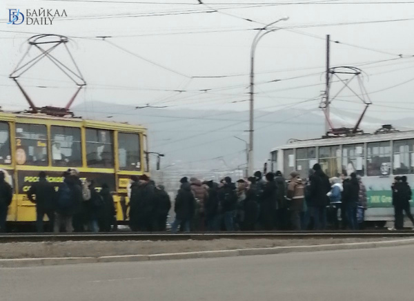 В Улан-Удэ на «кольце» сломался трамвай