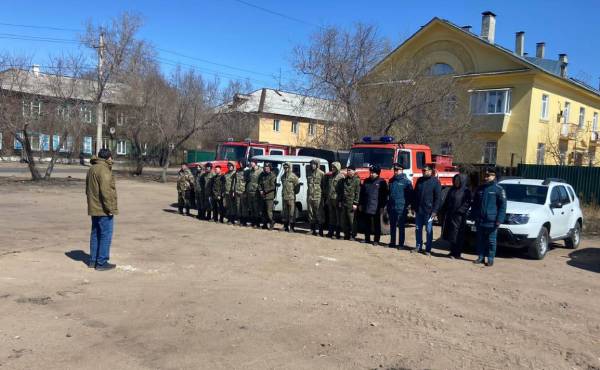 В Улан-Удэ потушили очередной пожар на кладбище 