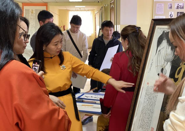 Монголы будут популяризировать каллиграфию в Агинском округе