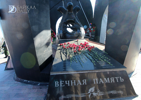В Улан-Удэ отреставрируют памятник «Чёрный тюльпан» 