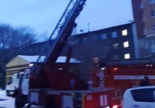 В Иркутске восемь человек спасли на пожаре в девятиэтажке 