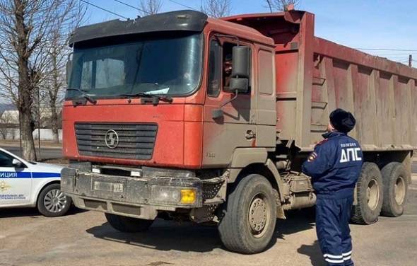 В Улан-Удэ 28 водителей нарвались на штраф из-за неправильной перевозки грузов