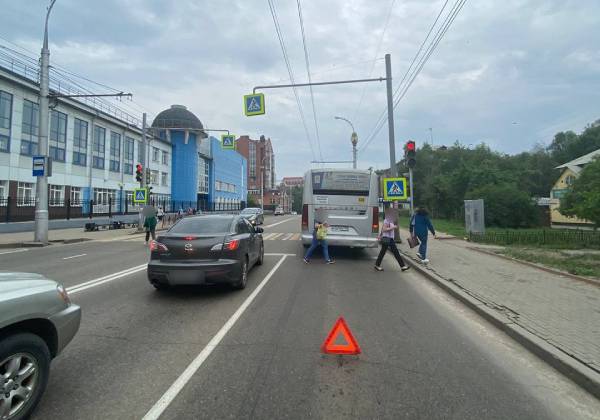 В Иркутске автобус сбил ребёнка на самокате