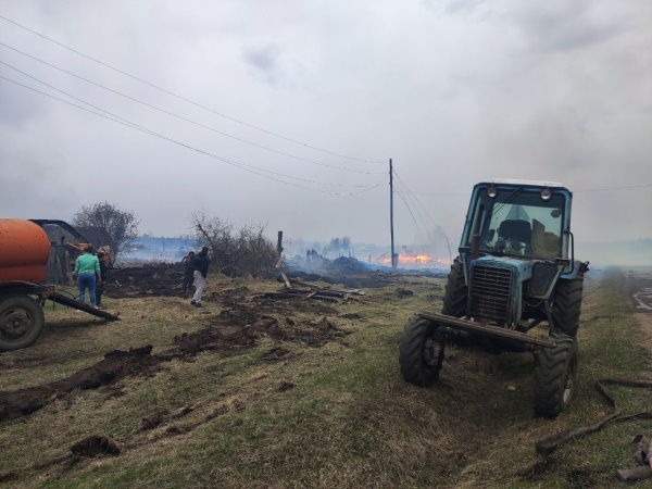 В Иркутской области из-за халатности чиновников сгорели дома, почта и школа