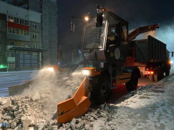За два дня в Улан-Удэ вывезли 253 самосвала снега