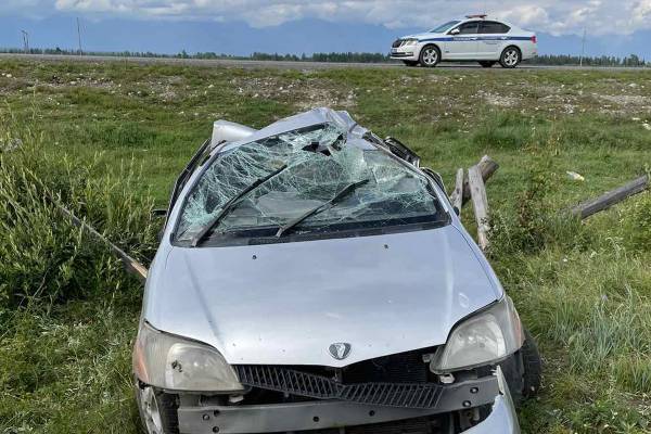 В Бурятии в перевернувшейся легковушке пострадали три человека