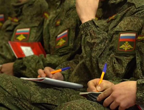 В Бурятии военные следователи регулярно встречаются с военнослужащими