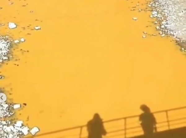 В Бурятии в ставшей оранжевой реке загрязняющих веществ в 50 раз больше нормы 