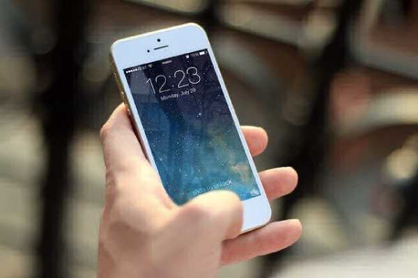 Житель Бурятии украл телефон в медучреждении
