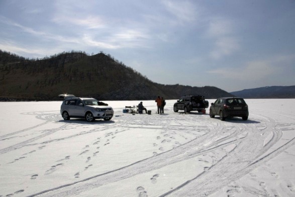 В Иркутской области 28 водителей привлекли к ответственности за выезд на лёд