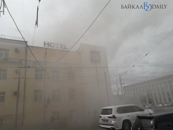 Центр Улан-Удэ затянуло едким дымом из-за пожара 