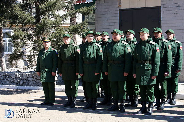 Для прохождения службы в Бурятию прибыло более 500 призывников