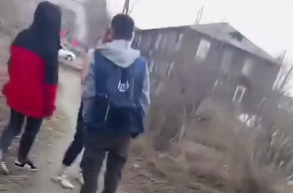 В Улан-Удэ подростки раздели и жестоко избили девочку 