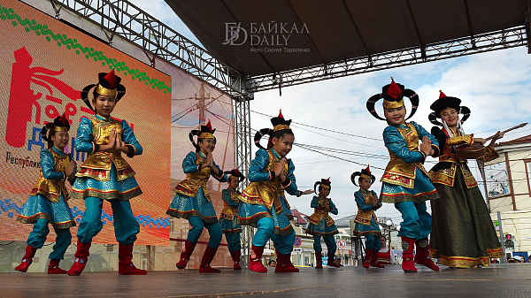 В Улан-Удэ состоялся фестиваль детских фольклорных коллективов