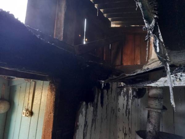 В Бурятии жилой дом едва не сгорел из-за искры 