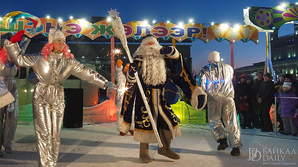 В Бурятии воспитатели пояснили, почему родителям лучше не ходить на ёлки 