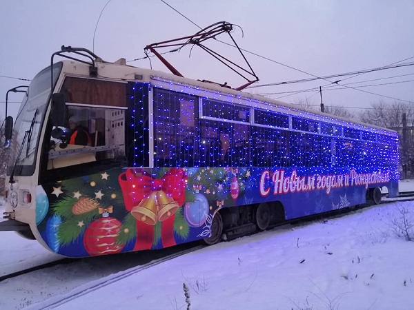 В Улан-Удэ трамваи наряжают к Новому году