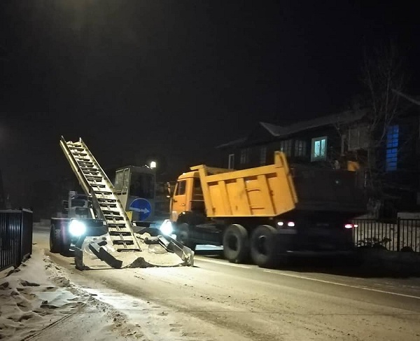 В улиц Улан-Удэ убрано более трёх тысяч кубометров снега