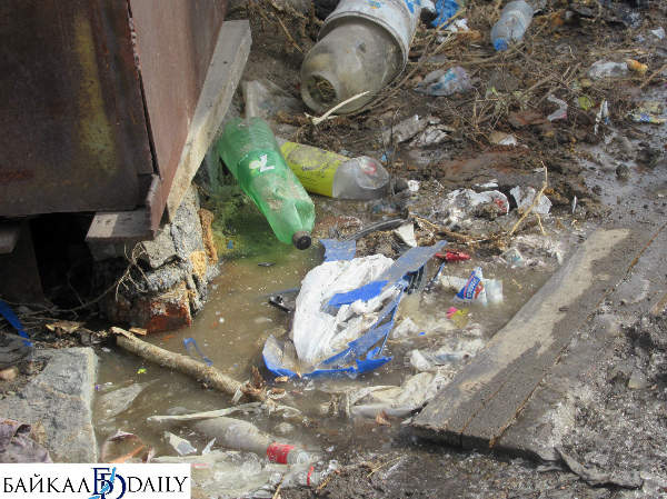В маленьком посёлке в Бурятии жалуются на горы мусора