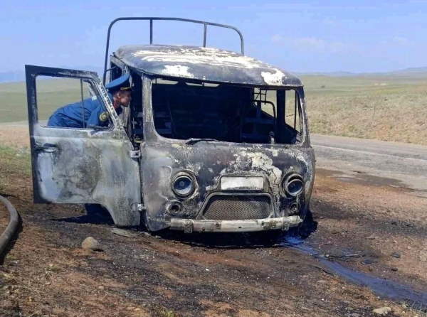В Бурятии горел автомобиль 