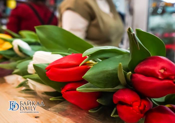 В Улан-Удэ пассажиркам автобуса будут дарить цветы | Байкал Daily ...