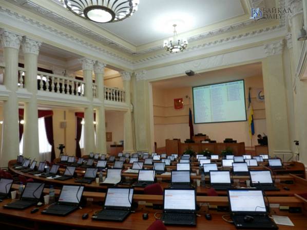 В Бурятии депутатам будут доплачивать за участие в сессиях