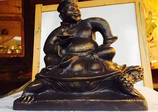 Бурятский скульптор представил скульптуру «Хан-Бууза»