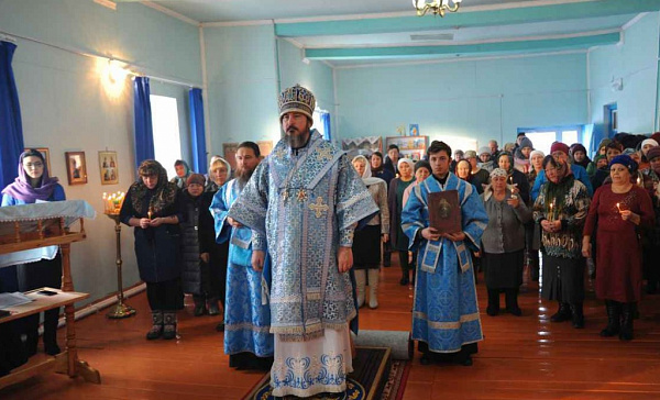 Бурятский митрополит совершил литургию в Елани 
