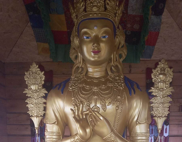 В дацане Бурятии ламы освятили статуи Будды Майдари