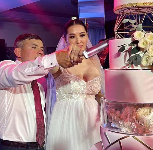 В Улан-Удэ владелец частного музея Лев Бардамов сыграл свадьбу 