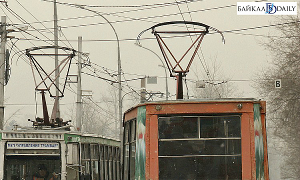 В Улан-Удэ с рельсов сошёл трамвай