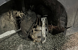 В Иркутске двое неумелых водителей угнали и Toyota Wish и «собрали» все бордюры