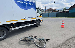 В Бурятии грузовик сбил 13-летнего велосипедиста 