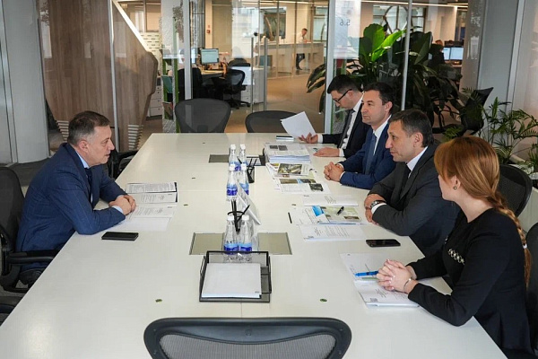 � ���� ���� � �������� �������� ������������� ��������� ����