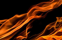 Житель Бурятии едва не задушил соседку и сжёг её баню 