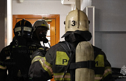 На «легендарном» пожаре в гостинице «Ангара» в Иркутске спасли людей