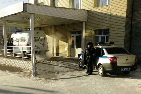 Улан-удэнка напала на бригаду скорой помощи  