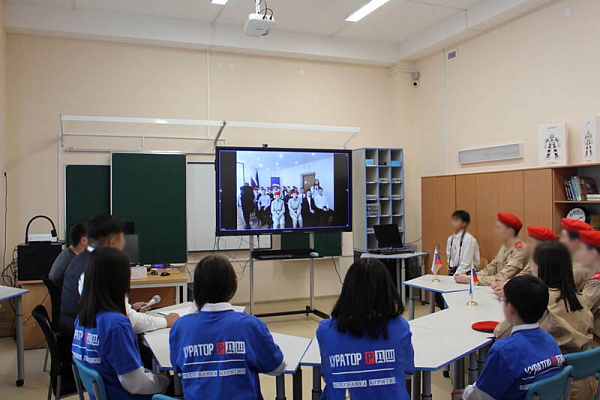 Школьников Улан-Удэ и ДНР связал «Телемост дружбы»