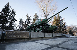 В Иркутске благоустроили территорию у танка «Иркутский комсомолец»